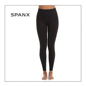 SPANX Look at Me Now® Seamless Core Control Leggings in Very Black- Size:Medium
